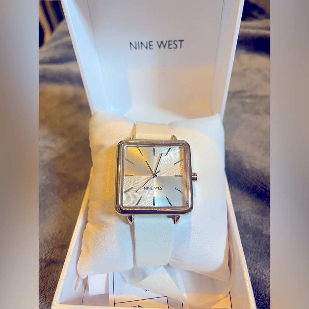 NEW Nine West women’s Strap Watch NWT